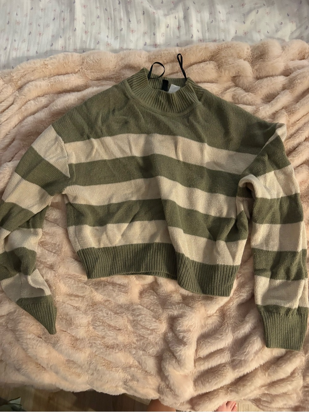 H&M Olive Green & Cream Striped Cropped Turtleneck Sweater